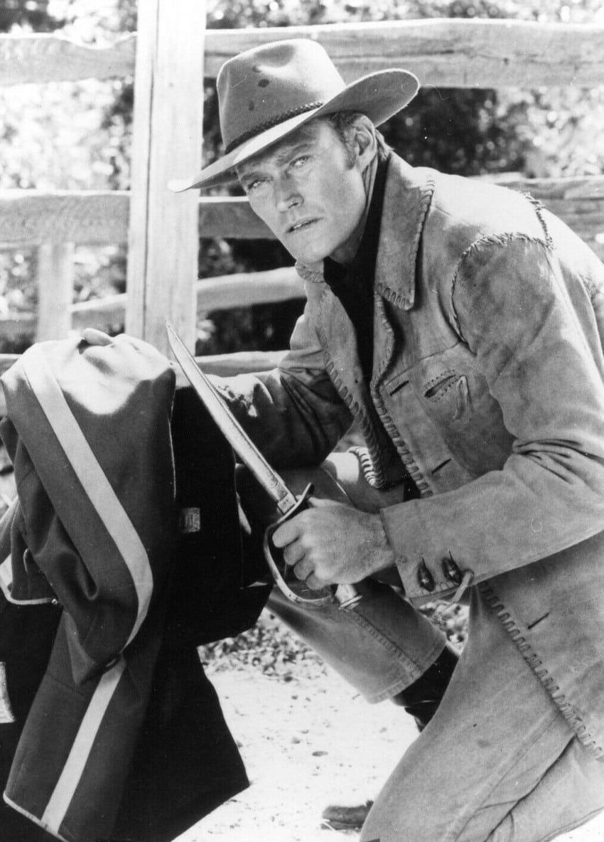 le-proscrit-serie-western-4