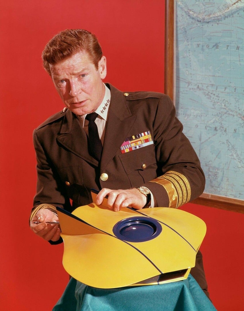 voyage-au-fond-des-mers-serie-tele-5