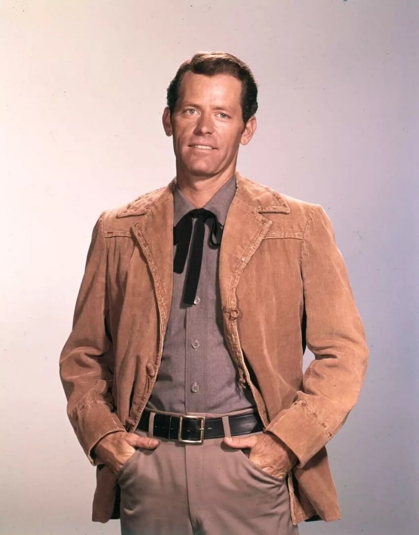 louest-aux-deux-visages-serie-western-2