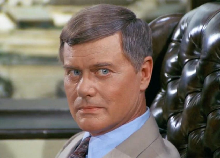 jr-ewing-serie-dallas-bureau