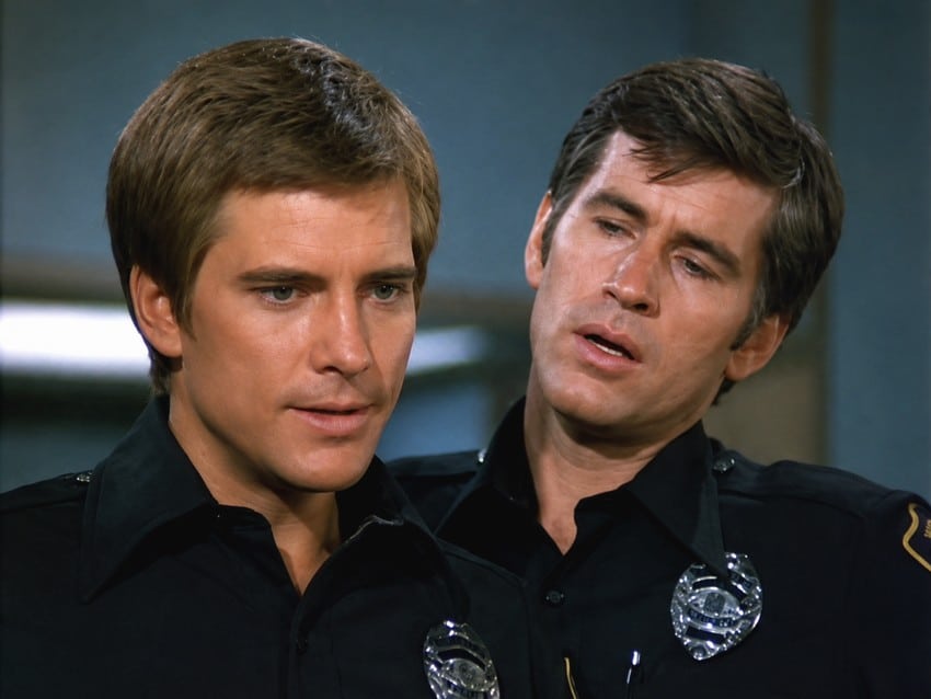 dirk-benedict-jim-mc-mullan-sos-helico-chopper-one-1974