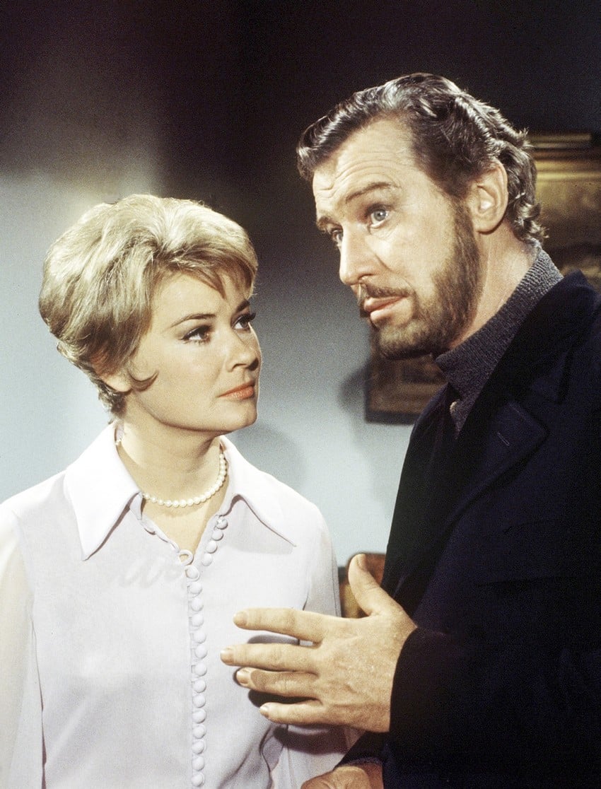 Hope Lange et Edward Mulhare : Madame et son fantôme Hope Lange et Edward Mulhare dans la série Madame et son fantôme - The Ghost and Mrs Muir.