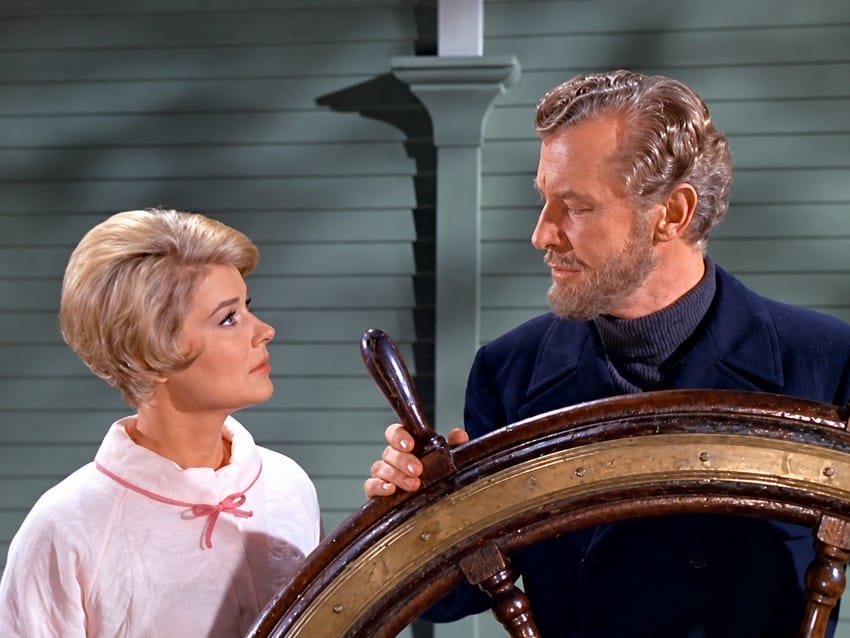 Hope Lange et Edward Mulhare Hope Lange et Edward Mulhare dans la série Madame et son fantôme en 1968.