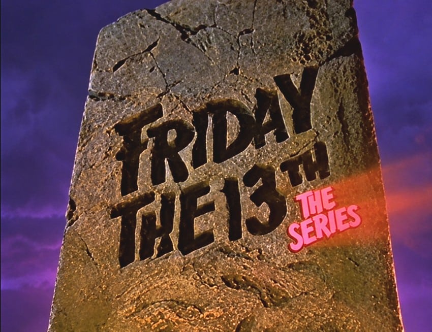 Le visuel de la série télévisée Vendredi 13 créée par Frank Mancuso Générique de Vendredi 13 (Friday the 13th: The Series, 1987), série télévisée fantastique et horrifique des années 1980.